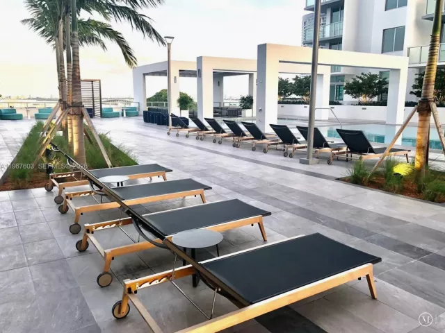 1-bedroom condo for sale in Miami - 3900 Biscayne Blvd S-218 - MondialRealty