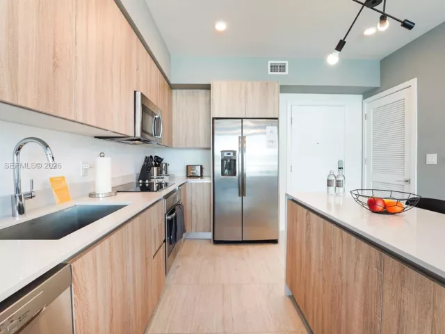 1-bedroom condo for sale in Miami - 3900 Biscayne Blvd S-218 - MondialRealty