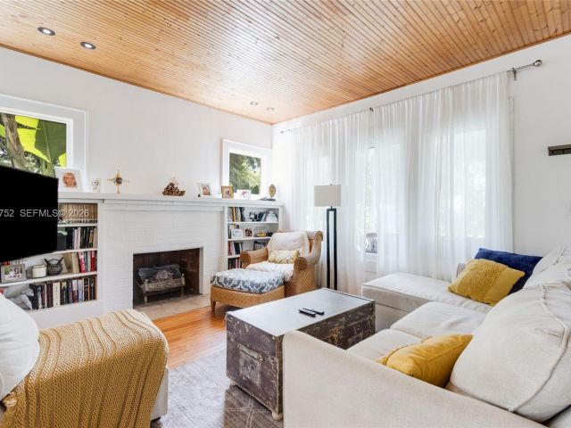 Home for rent at 665 NE 120th St - photo 7483908