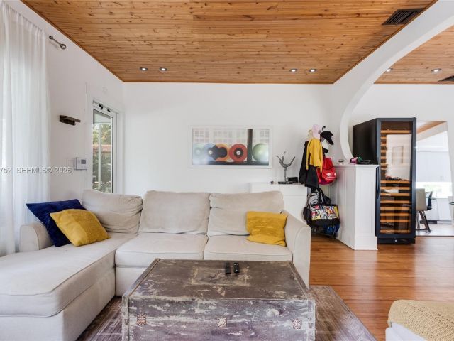 Home for rent at 665 NE 120th St - photo 7483909