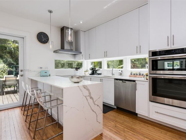 Home for rent at 665 NE 120th St - photo 7483911