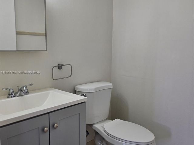 3-bedroom home for rent in Miami - 13220 SW 58th Ter 16-1 - MondialRealty