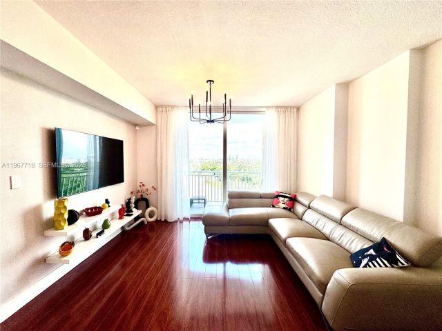 1-bedroom condo for sale in Hallandale Beach - 1745 E Hallandale Beach Blvd 501W - MondialRealty