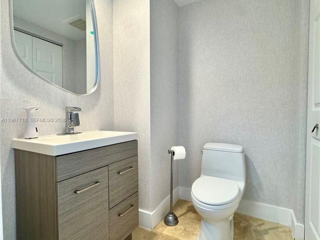 1-bedroom condo for sale in Hallandale Beach - 1745 E Hallandale Beach Blvd 501W - MondialRealty