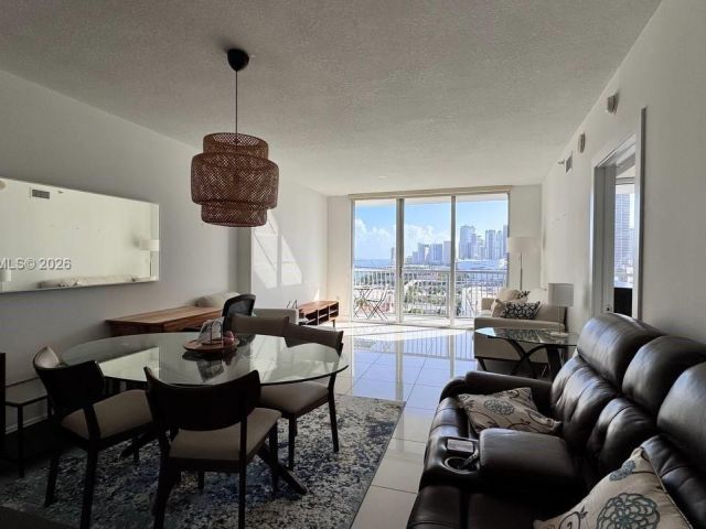 Apartment for rent  Unit #1810 - photo 7447760