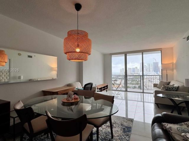 Apartment for rent  Unit #1810 - photo 7447761