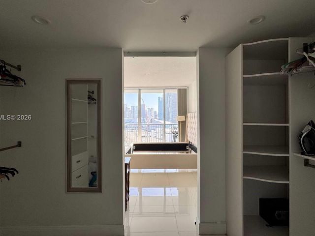 Apartment for rent  Unit #1810 - photo 7447764