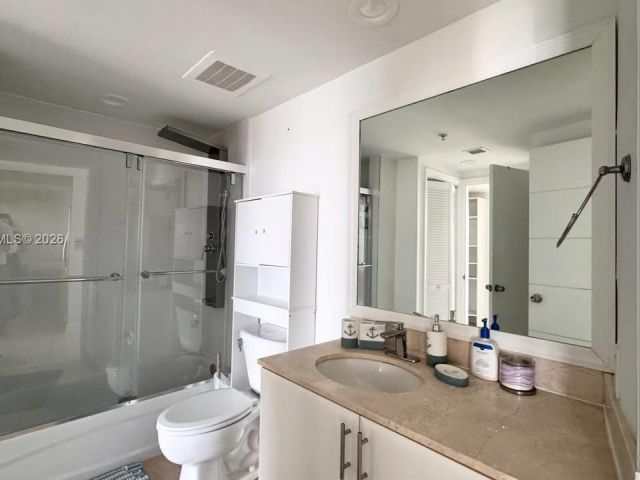 Apartment for rent  Unit #1810 - photo 7447765