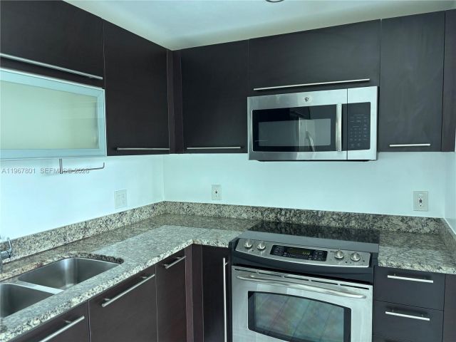 Apartment for sale  Unit #2007 - photo 7461353