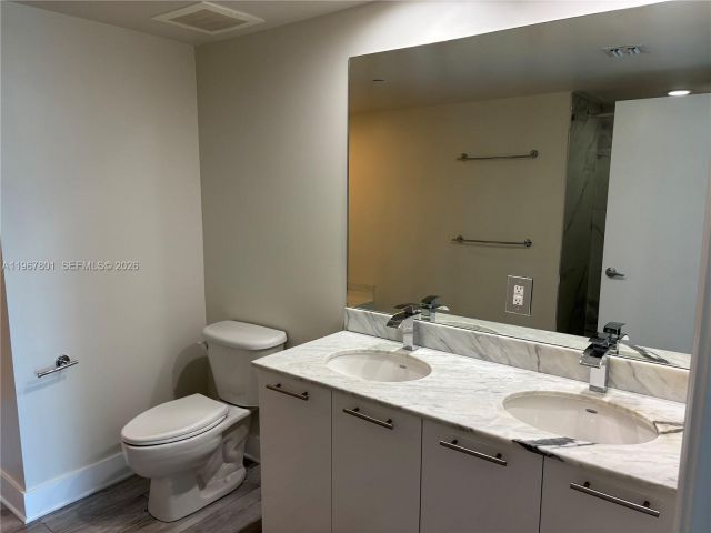 Apartment for sale  Unit #2007 - photo 7461356