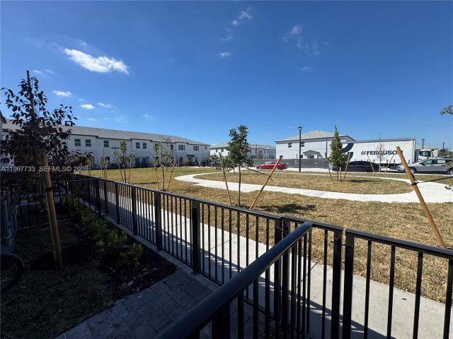 3-bedroom home for rent in Miami - 12420 SW 248 ST 7 - MondialRealty