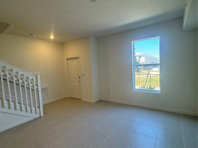 3-bedroom home for rent in Miami - 12420 SW 248 ST 7 - MondialRealty