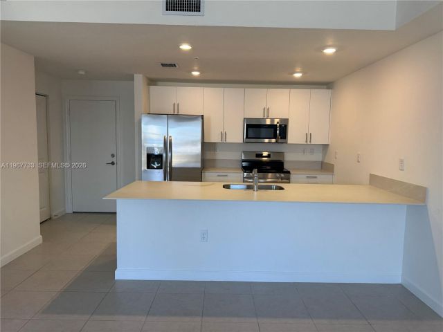 3-bedroom home for rent in Miami - 12420 SW 248 ST 7 - MondialRealty