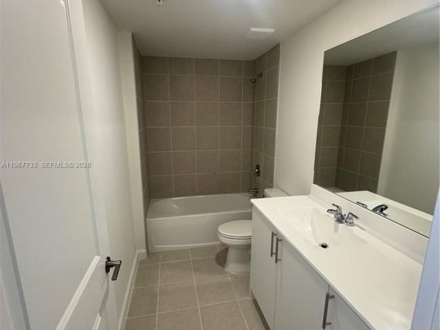 3-bedroom home for rent in Miami - 12420 SW 248 ST 7 - MondialRealty