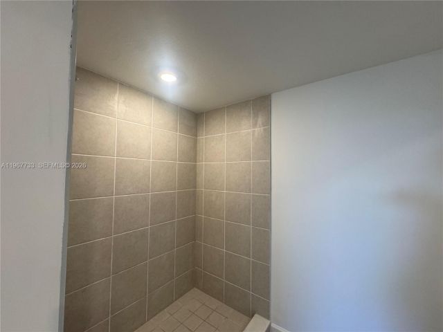 3-bedroom home for rent in Miami - 12420 SW 248 ST 7 - MondialRealty