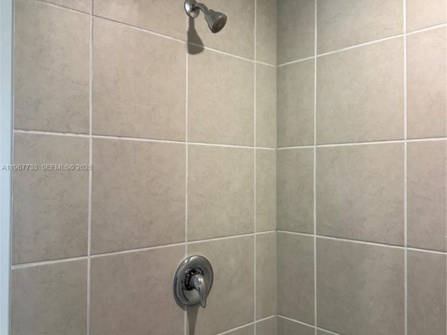 3-bedroom home for rent in Miami - 12420 SW 248 ST 7 - MondialRealty
