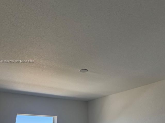 3-bedroom home for rent in Miami - 12420 SW 248 ST 7 - MondialRealty