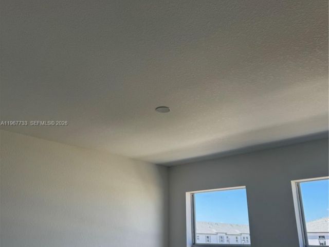 3-bedroom home for rent in Miami - 12420 SW 248 ST 7 - MondialRealty