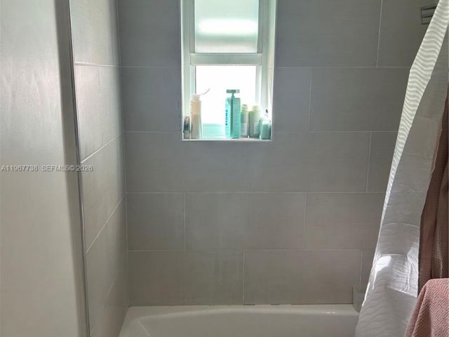 Home for rent at 1560 NE 129th St - photo 7475732