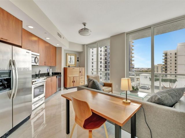 1-bedroom condo for rent in Fort Lauderdale - 315 NE 3rd Ave 902 - MondialRealty