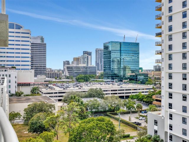 1-bedroom condo for rent in Fort Lauderdale - 315 NE 3rd Ave 902 - MondialRealty