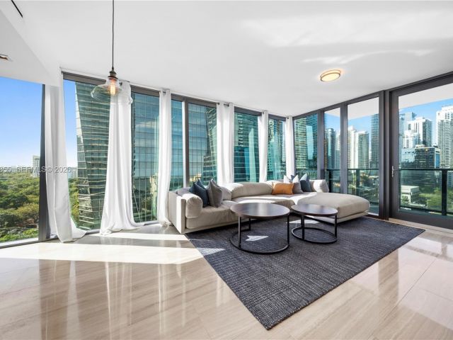 1-bedroom condo for rent in Miami - 1451 Brickell Ave 1406 - MondialRealty