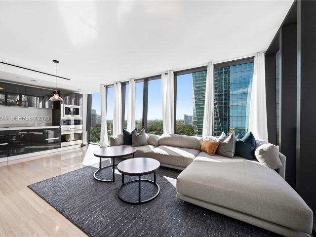 1-bedroom condo for rent in Miami - 1451 Brickell Ave 1406 - MondialRealty