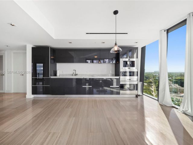 1-bedroom condo for rent in Miami - 1451 Brickell Ave 1406 - MondialRealty