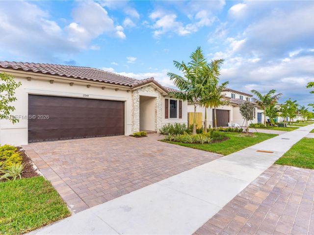 Home for rent at 11947 SW 241st Ter 0 - photo 7493003