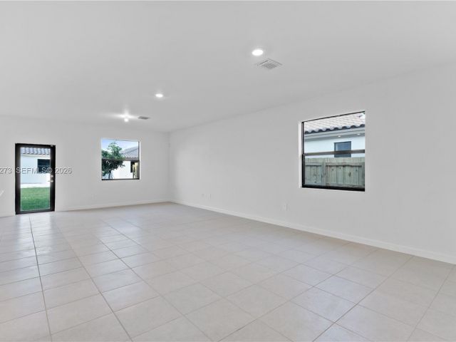 Home for rent at 11947 SW 241st Ter 0 - photo 7493008