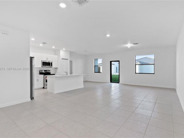 Home for rent at 11947 SW 241st Ter 0 - photo 7493009