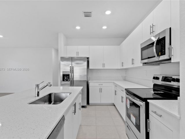 Home for rent at 11947 SW 241st Ter 0 - photo 7493013