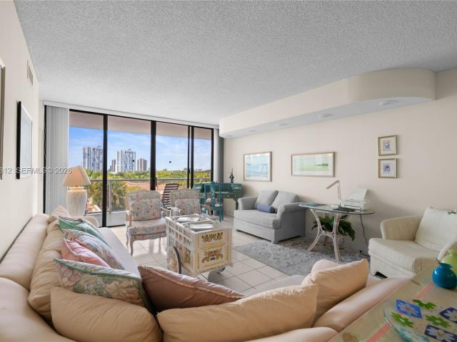 Apartment for sale  Unit #403 - photo 7448665