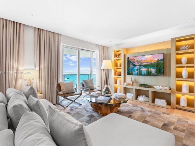 Apartment for sale  Unit #PH-1705 - photo 7446435