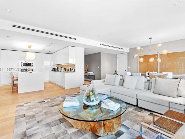 Apartment for sale  Unit #PH-1705 - photo 7446436