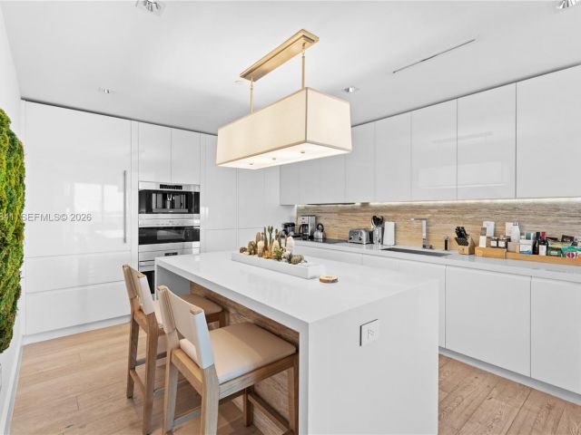 Apartment for sale  Unit #PH-1705 - photo 7446439