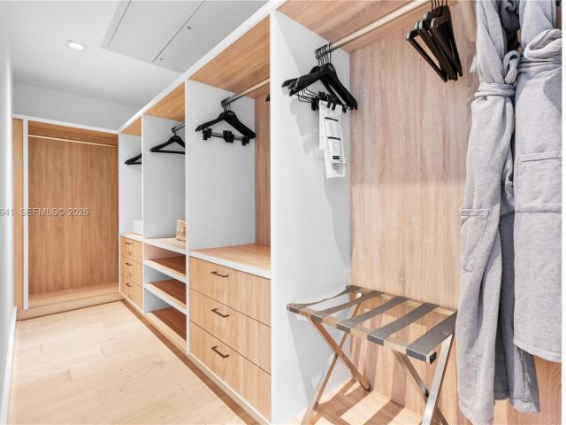 Apartment for sale  Unit #PH-1705 - photo 7446443