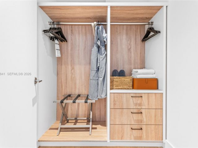 Apartment for sale  Unit #PH-1705 - photo 7446444