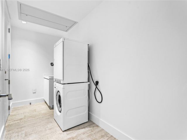 Apartment for sale  Unit #PH-1705 - photo 7446453