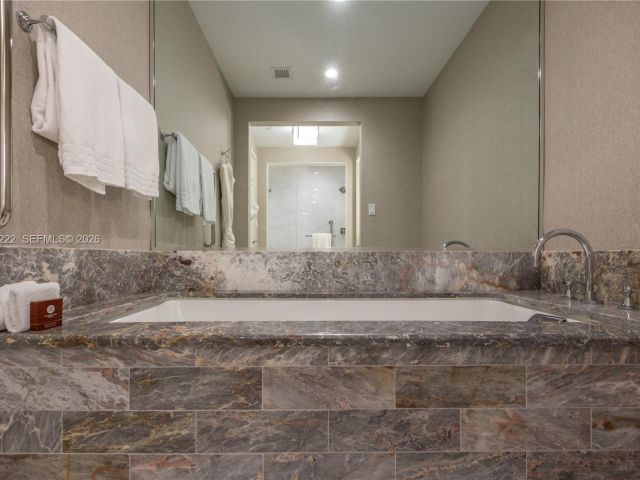 Apartment for sale  Unit #H1715 - photo 7498019