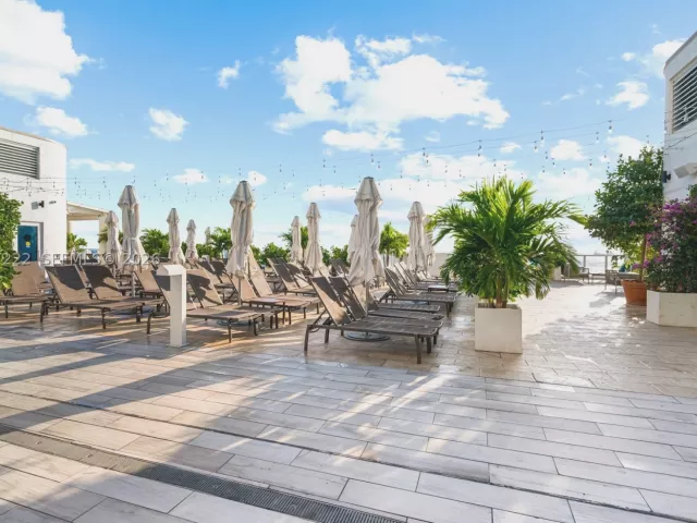 condo for sale in Fort Lauderdale - 551 N Fort Lauderdale Beach Blvd H1715 - MondialRealty