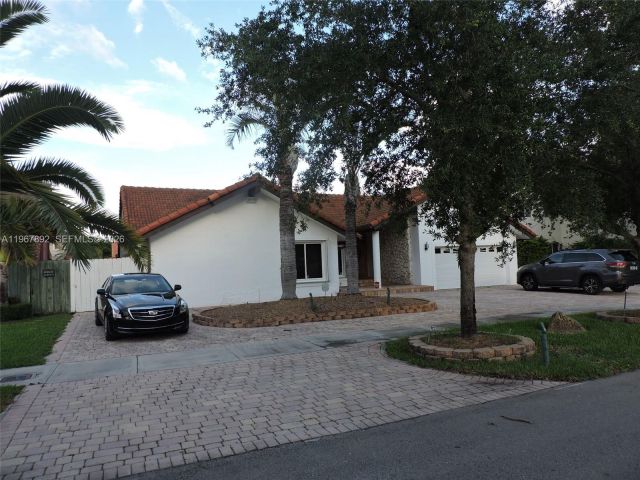 Home for rent at 10753 SW 142nd Ct 0 - photo 7449421