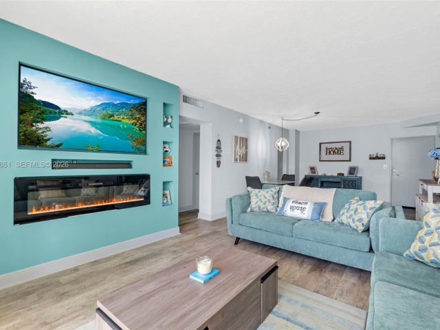 Apartment for sale  Unit #1122 - photo 7466587