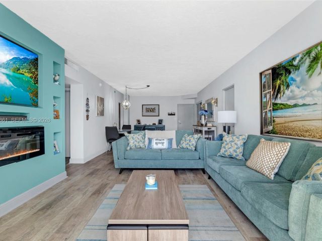 Apartment for sale  Unit #1122 - photo 7466589