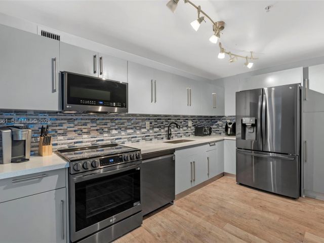 Apartment for sale  Unit #1122 - photo 7466590