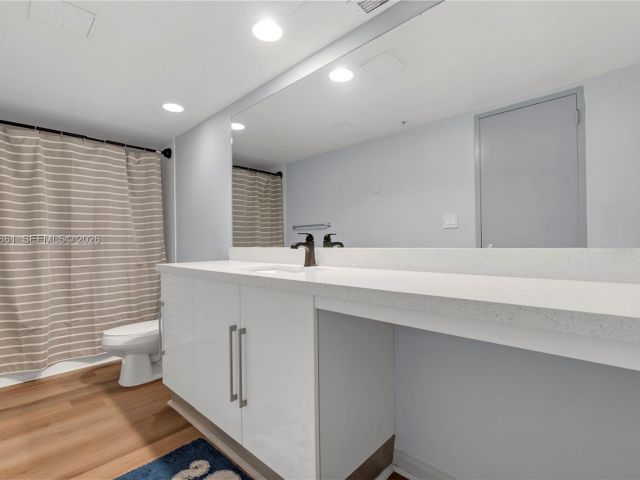 Apartment for sale  Unit #1122 - photo 7466598