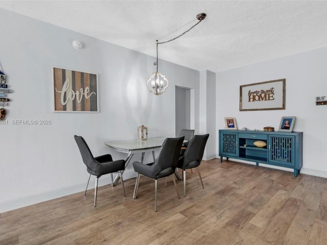 Apartment for sale  Unit #1122 - photo 7466601