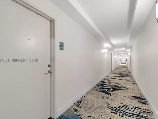 2-bedroom condo for sale in Hollywood - 3000 S Ocean Dr 1122 - MondialRealty