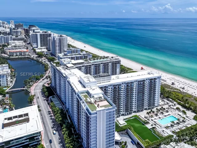 3-bedroom condo for sale in Miami Beach - 102 24th St PH-1703 - MondialRealty