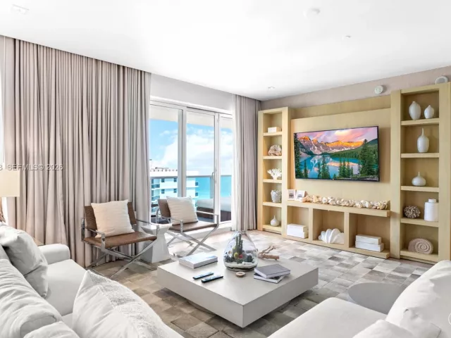 3-bedroom condo for sale in Miami Beach - 102 24th St PH-1703 - MondialRealty